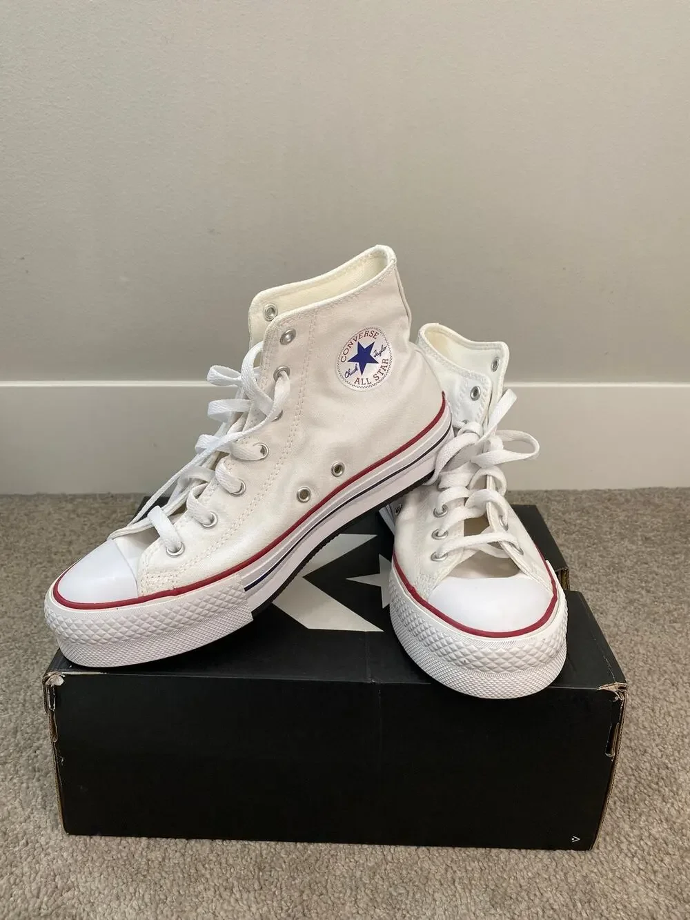 New Converse Chuck Taylor All Star High Top White Kids Size 6